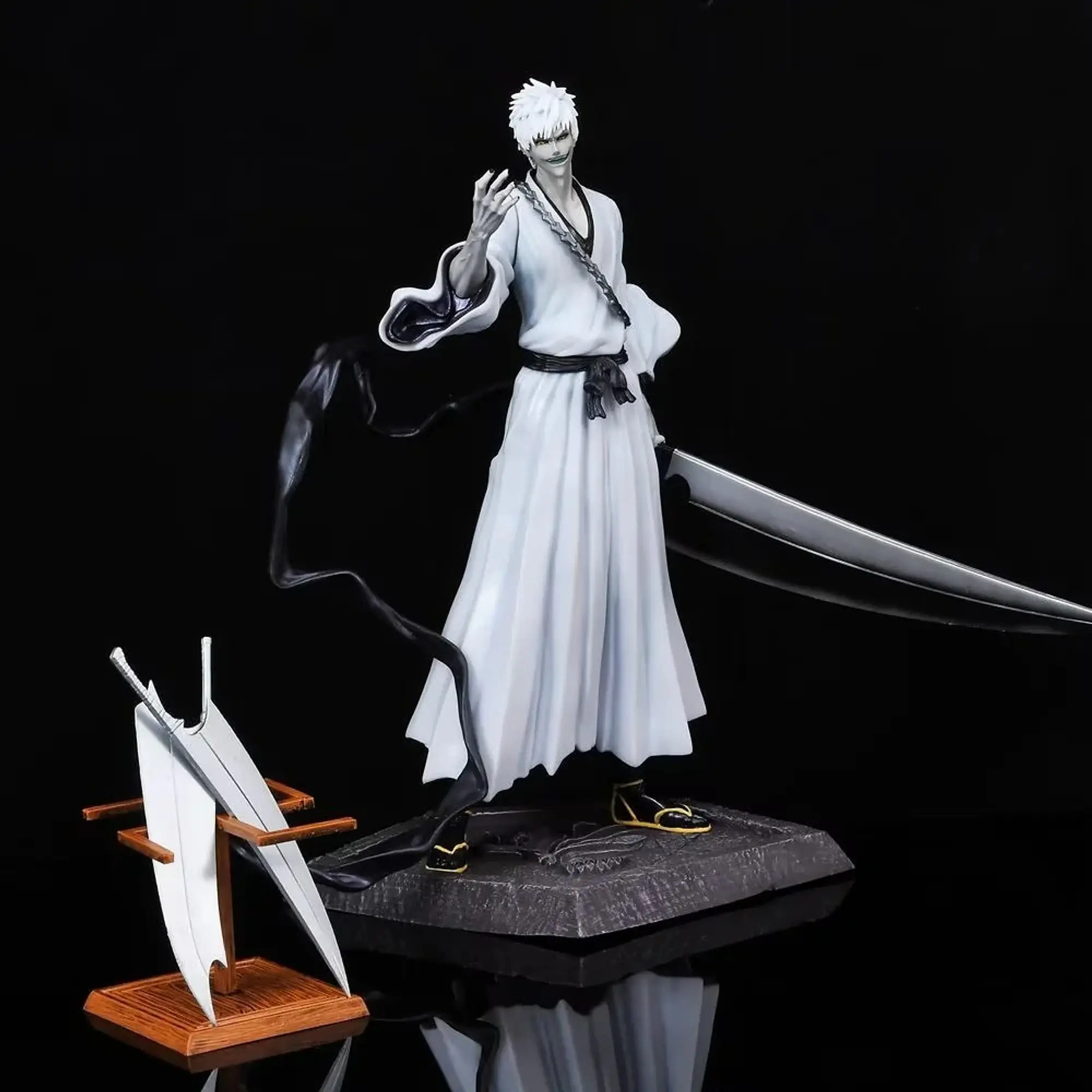 Ichigo Kurosaki White Hollow